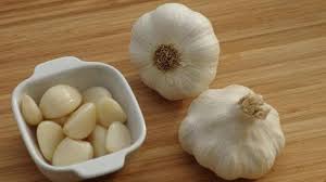 Eating raw garlic removes heart related diseases.