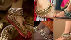 These trendy anklet designs will add beauty to the feet.