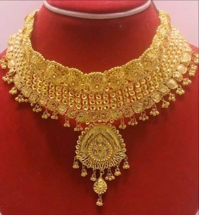 These gold designs will give perfect look to bride girls, see photos, see photos