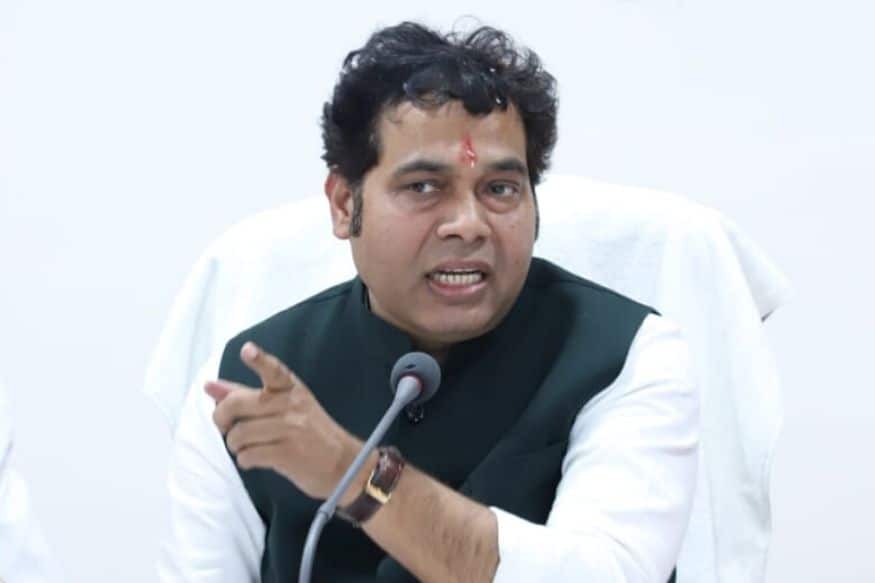 UP: Energy Minister Shrikant Sharma announced, now villages will also get 24 hours electricity