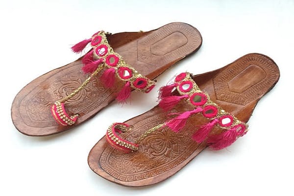 Such Kolhapuri chappals will give you a traditional look with a salwar suit