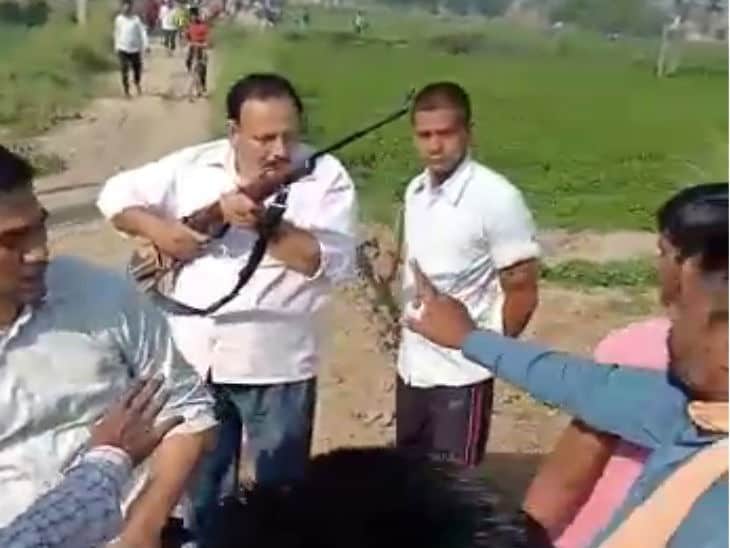UP: SP leader and son shot dead in broad daylight, accused absconding