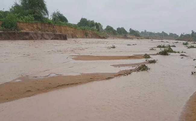 More than a dozen villages flooded in UP's Terai region, alert in 164 villages