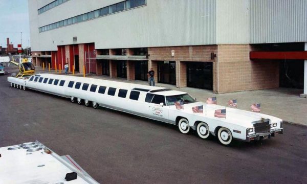 These are the world's largest cars, there is also a swimming pool to helipads.