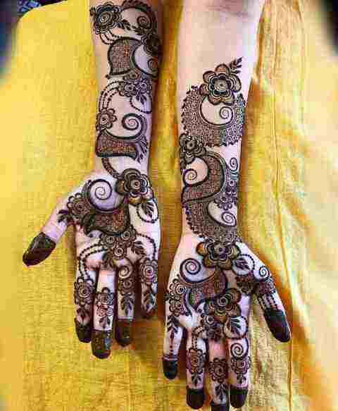 These mehndi designs will enhance the beauty of hands