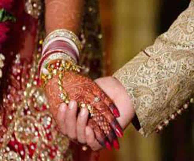 Due to reduction in dowry, drunken groom rammed a carriage, death of bride's brother