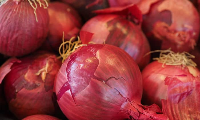 It is a panacea to avoid diseases during the rainy season, know how to onion