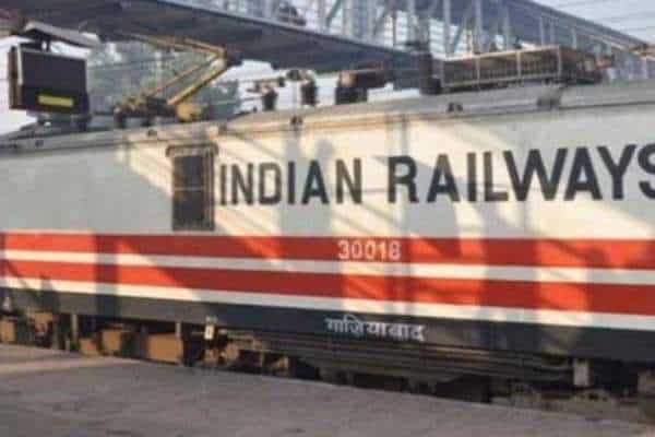 सिर्फ मेड इन इंडिया प्रोडक्ट्स का इस्तेमाल करेगी भारतीय रेलवे: अध्यक्ष वी. के. यादव