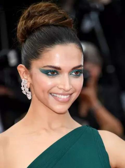Deepika Padukone does too much makeup to look beautiful, you will be surprised to see