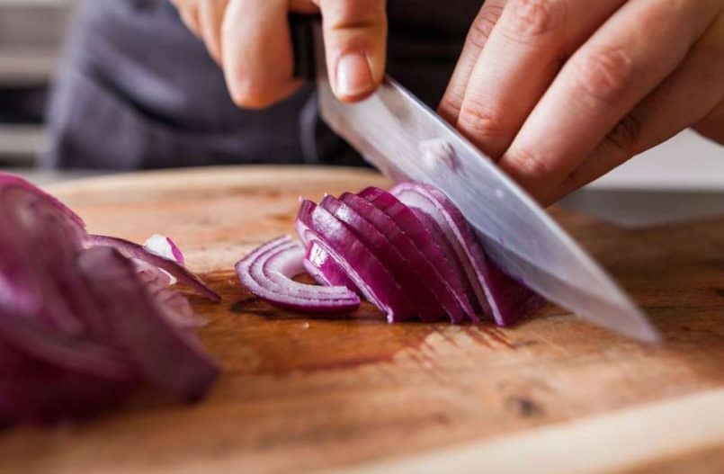 Try these simple tips while cutting an onion, tears will never come out, definitely use once