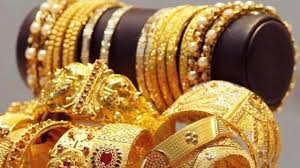 Beware of thieves: Thieves wearing PPE kits, stole 78 Tola gold from jewelery shop