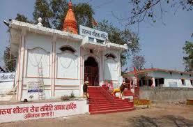 नवरात्रि में इस माता के मंदिर में अपने आप जल जाती है ज्योत