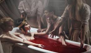 वह कौन सी रानी थी जो कुंवारी लड़कियों के खून से नहाती थी? जानिए वजह